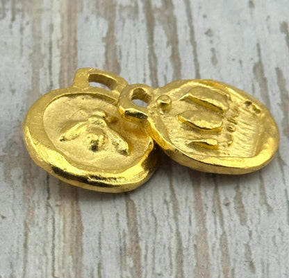 Double-sided Queen Bee Pendant, Satin 18k Gold Plated - ST298