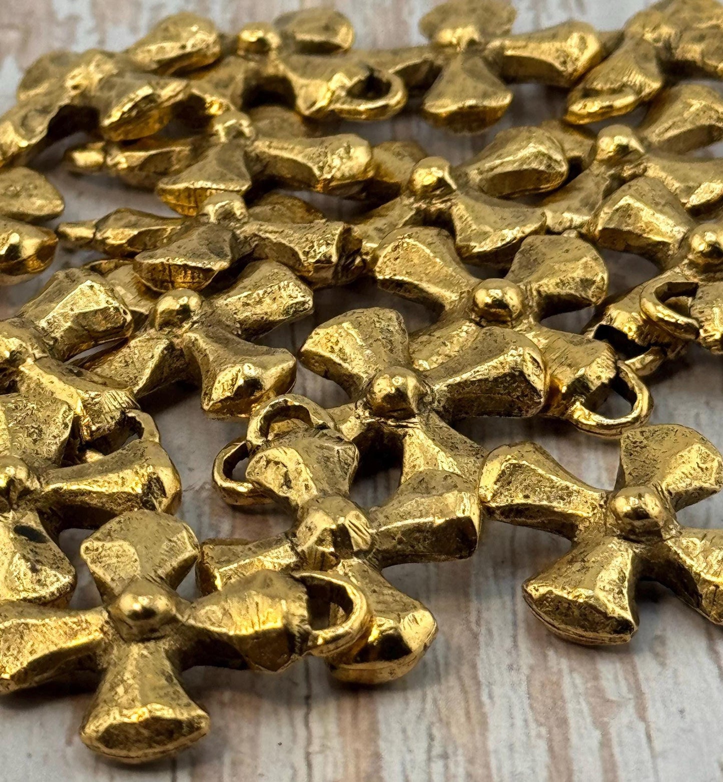 Pendentif croix épais, plaqué or 18 carats vieilli - AG120