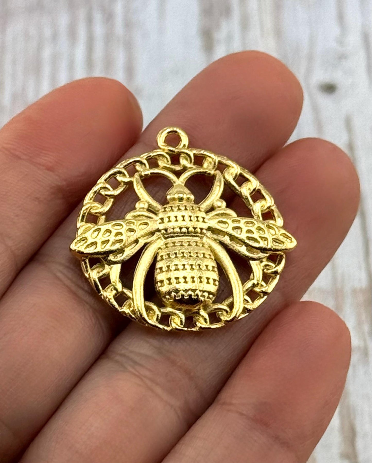 Round Bee Pendant, Satin 18k Gold Plated - ST342