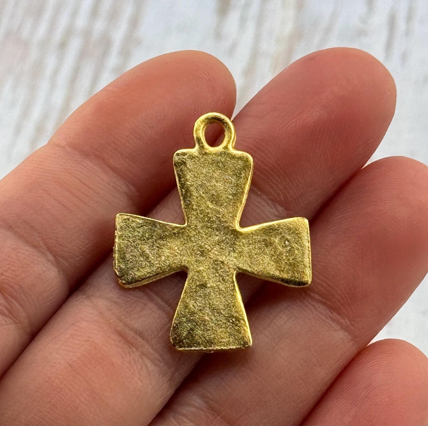 Grand pendentif croix, plaqué or 18 carats, finition satinée - ST229