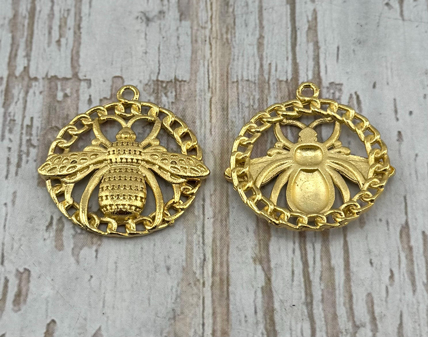 Round Bee Pendant, Satin 18k Gold Plated - ST342