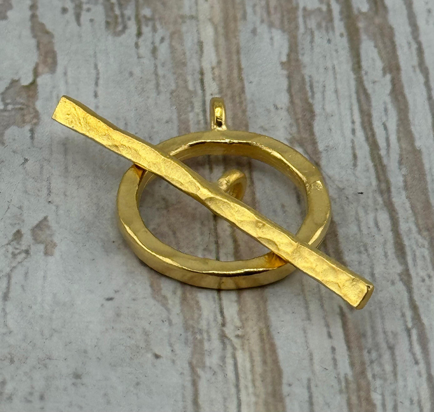 Large Hammered Round Toggle Clasp, Satin 18k Gold Plated - ST202