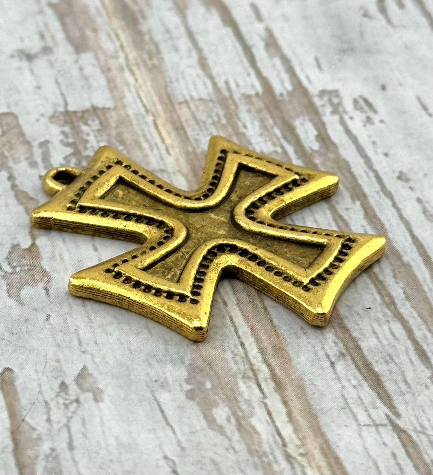 Grande breloque croix bohème, plaquée or 18 carats vieilli - AG587