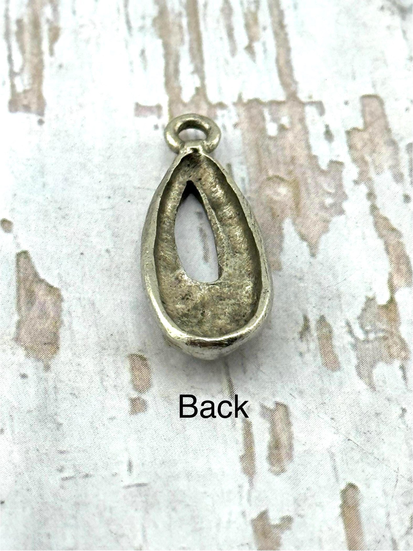 Pendentif goutte martelé, étain vieilli - PT685