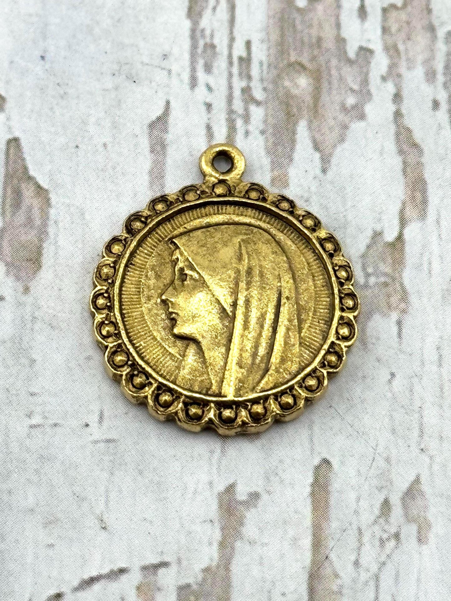Médaille de la Vierge Marie Notre-Dame de Lourdes, en plaqué or 18 carats vieilli - AG002