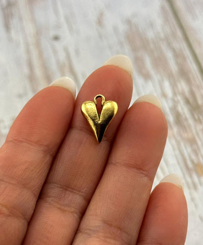Small Pointy Heart Charm, Antiqued 18k Gold Plated - AG015
