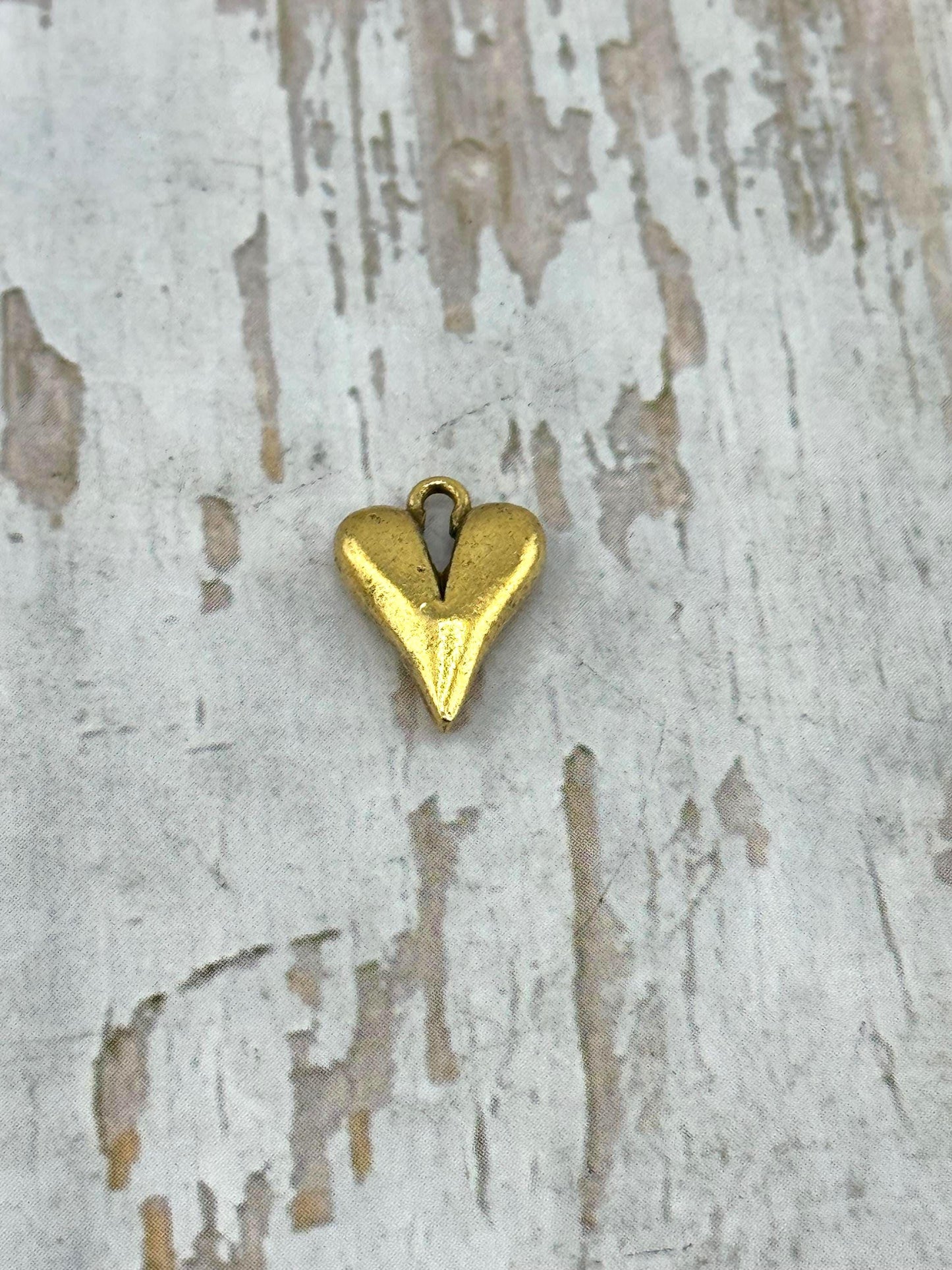 Small Pointy Heart Charm, Antiqued 18k Gold Plated - AG015