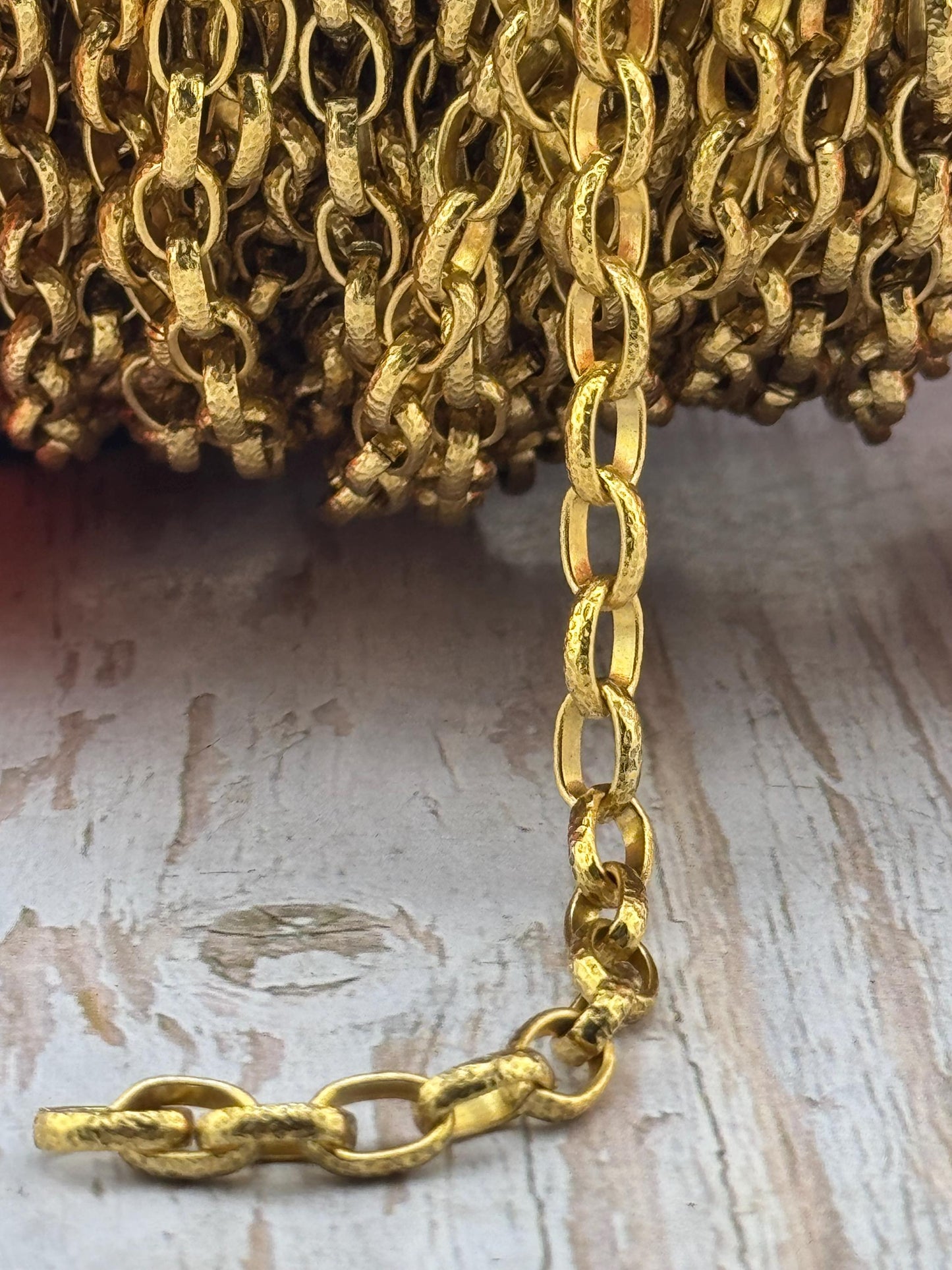 Cadena Rolo Ovalada Martillada, Bañada en Oro de 18k Envejecido - G118-CH