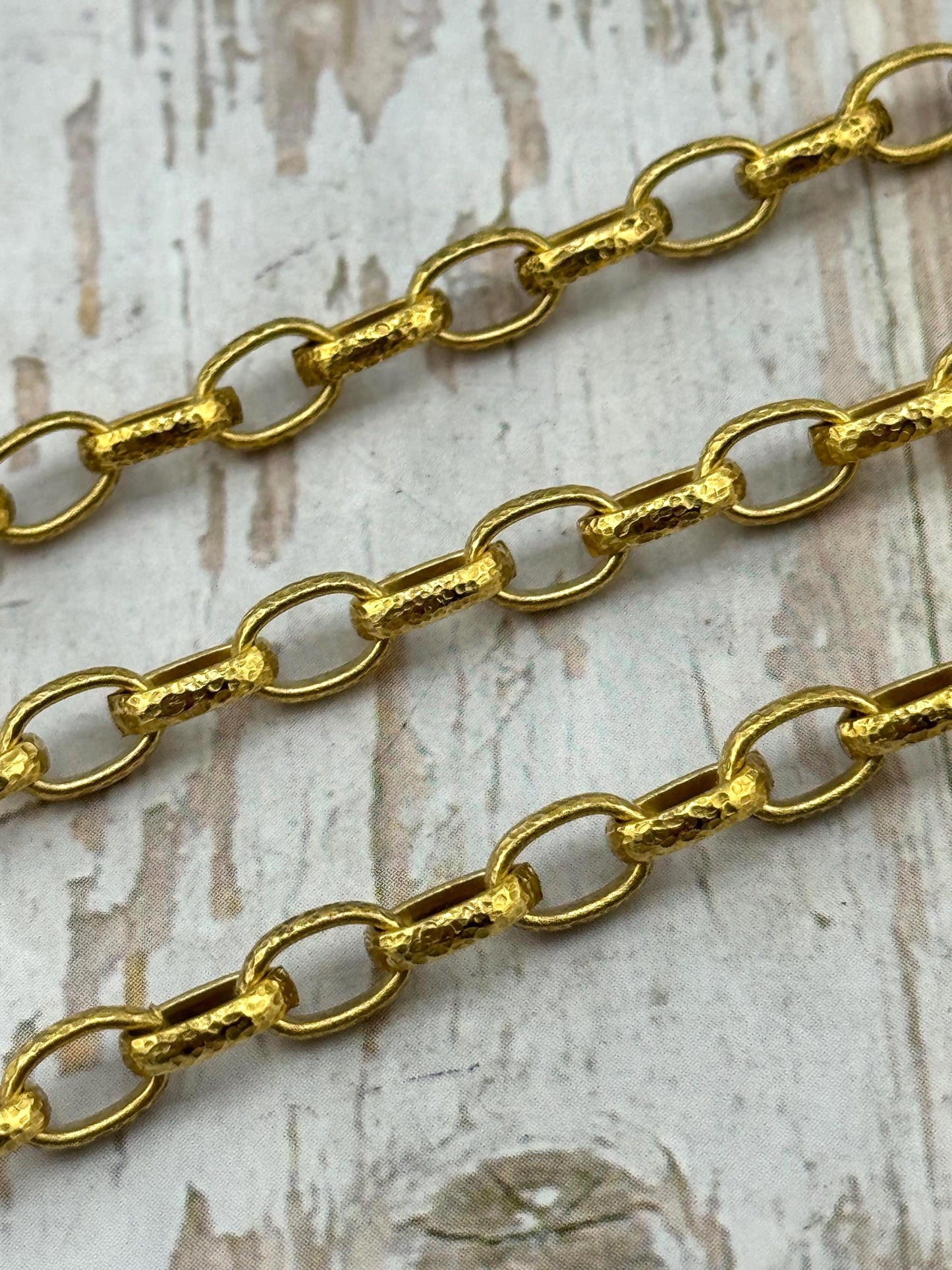 Cadena Rolo Ovalada Martillada, Bañada en Oro de 18k Envejecido - G118-CH