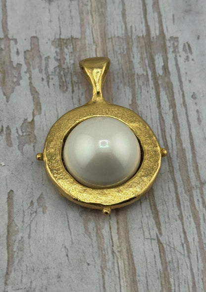 Large White Pearl Charm, Antiqued 18k Gold Plated - AG091