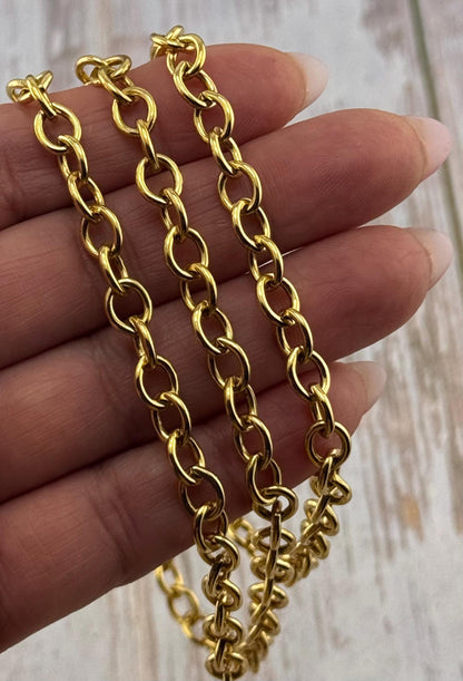 Cadena de cable ovalada mediana lisa, chapada en oro de 18k envejecido - G113-CH