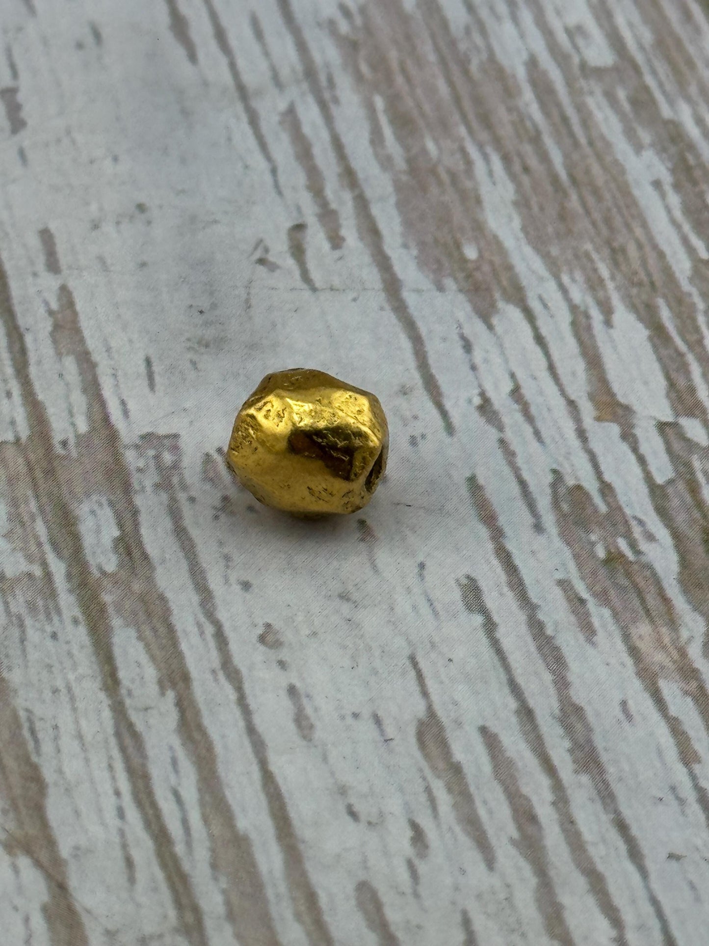 Cuentas espaciadoras redondas artesanales, bañadas en oro de 18k envejecido - AG141