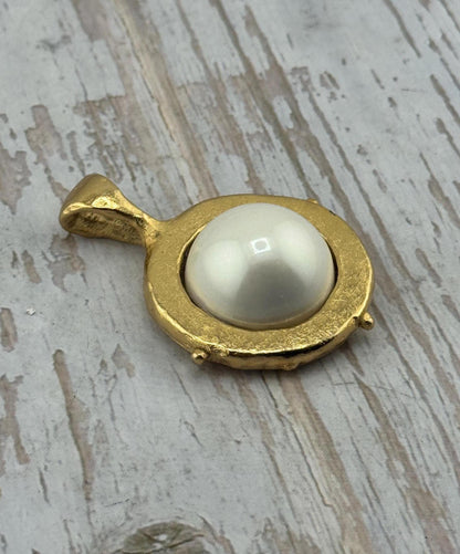 Large White Pearl Charm, Antiqued 18k Gold Plated - AG091