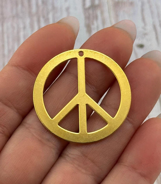 Lightweight Peace Sign Pendant, Satin 18k Gold Plated - ST603