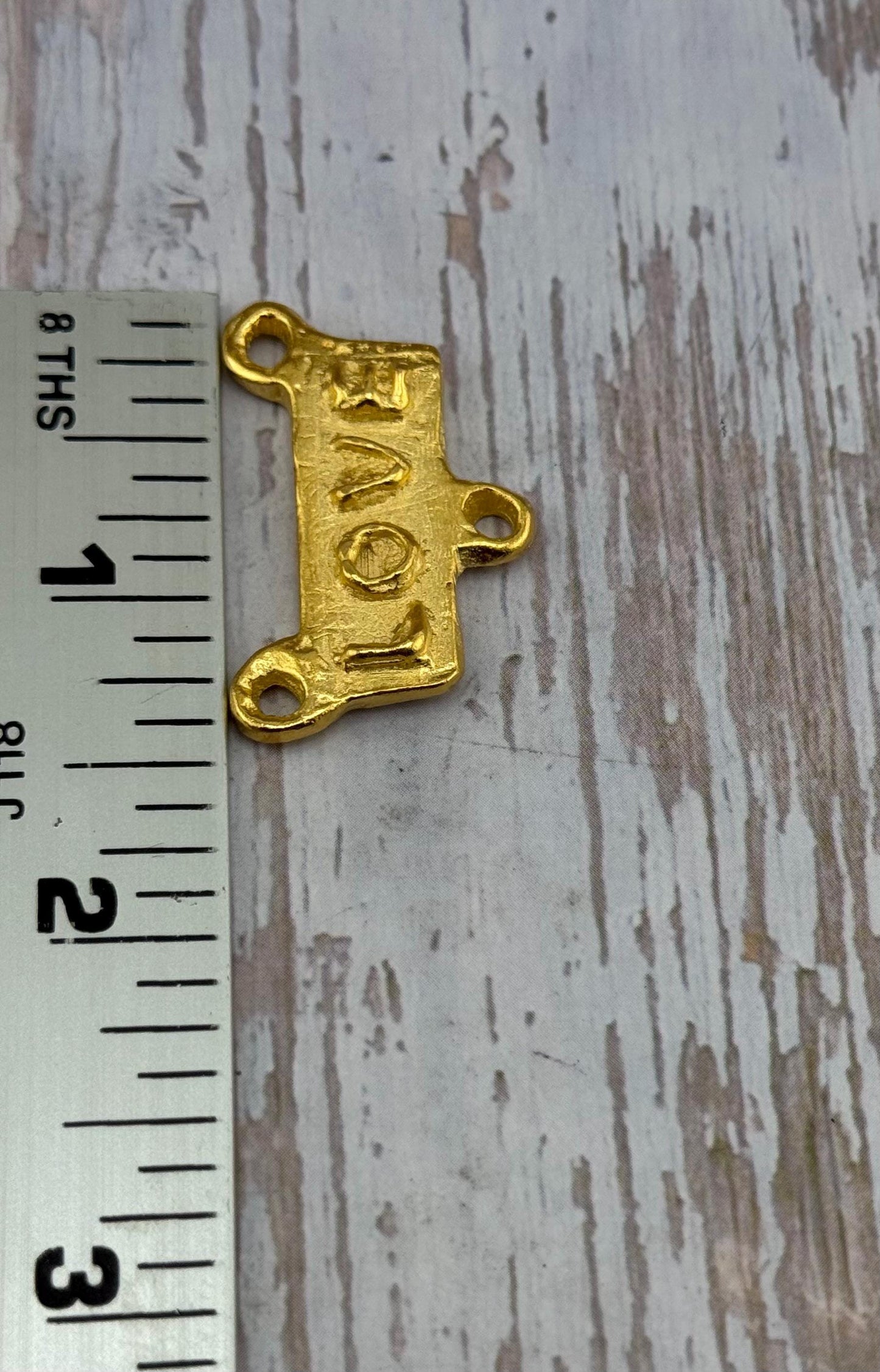 Connecteur de mot « Love », plaqué or 18 carats satiné – ST297