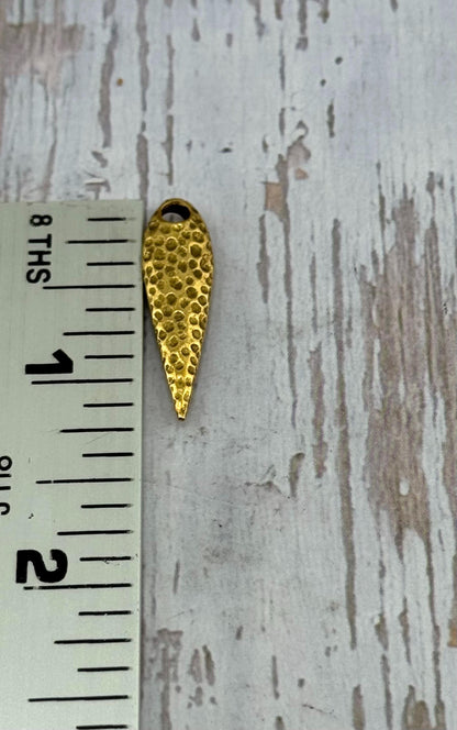 Larmes martelées, courbées et épineuses, plaqué or 18 carats vieilli - AG164