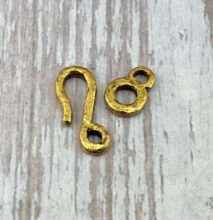 Fermoir crochet martelé, plaqué or 18 carats vieilli - AG167