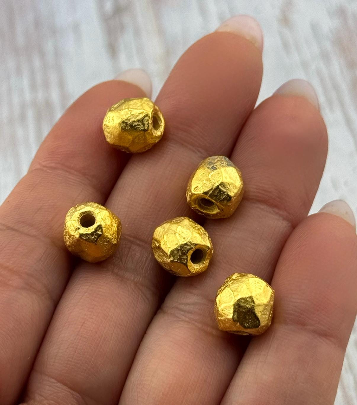 Cuentas espaciadoras redondas artesanales, bañadas en oro de 18k satinado - ST321