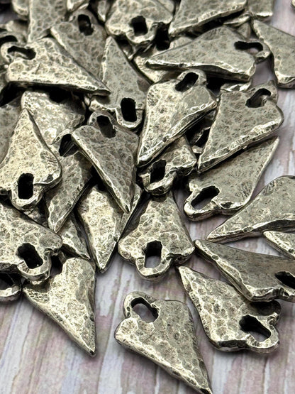 Pendentif cœur pointe de flèche, étain vieilli - PT491