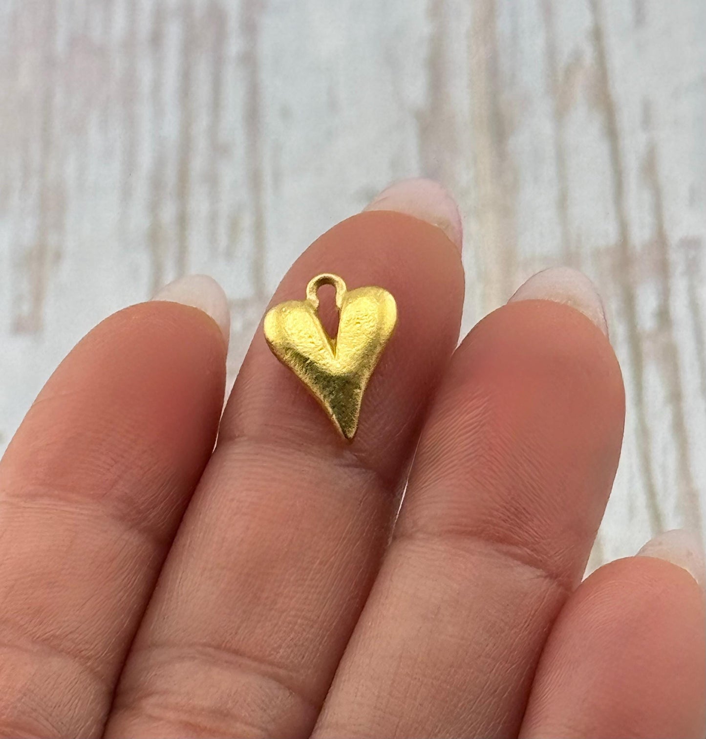Petit pendentif cœur, plaqué or 18 carats, finition satinée - ST195