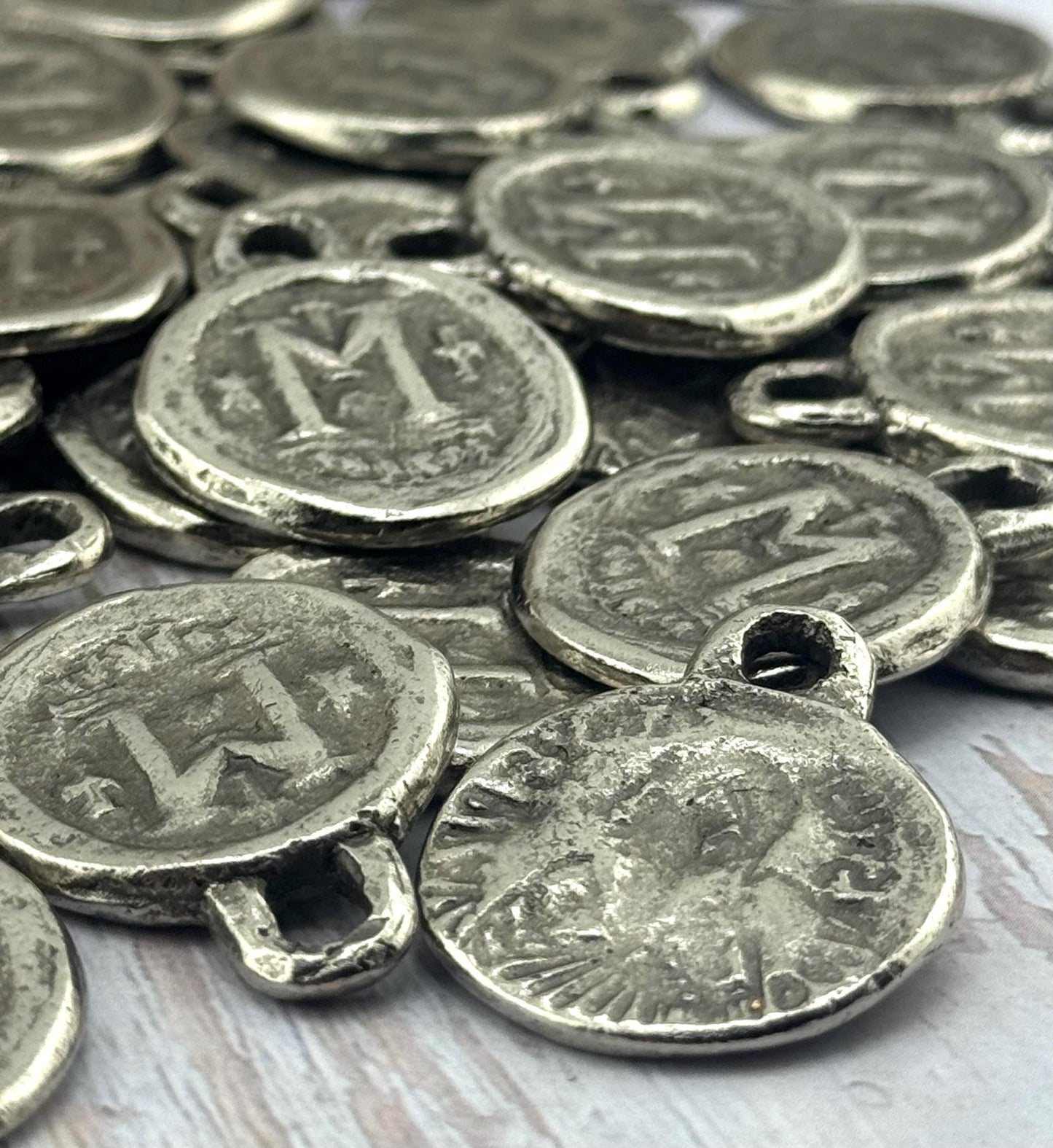 Amuleto de moneda Follis bizantino réplica, peltre envejecido - PT470