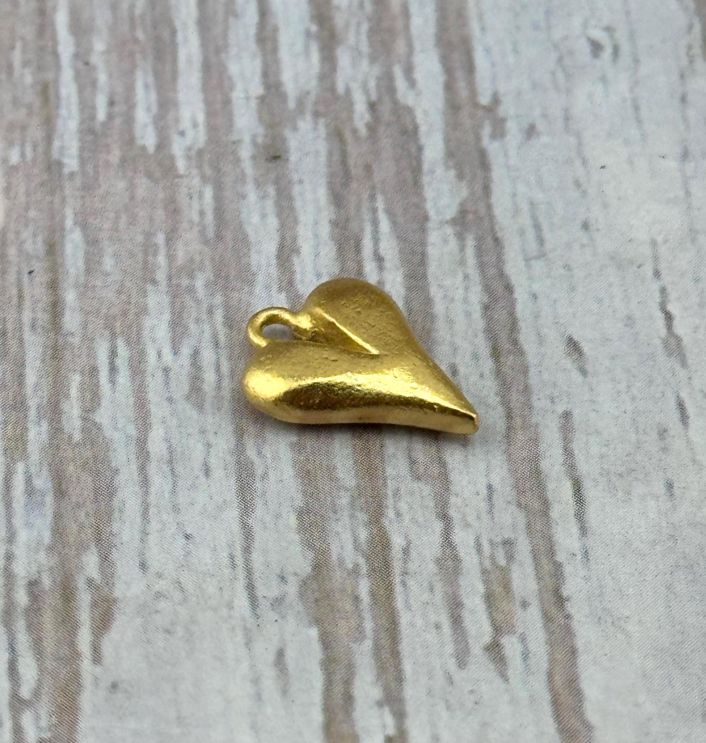 Petit pendentif cœur, plaqué or 18 carats, finition satinée - ST195