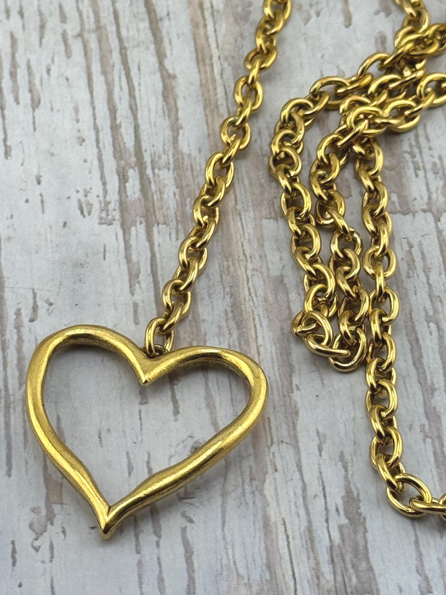 Grand pendentif Cœur Ouvert, plaqué or 18 carats vieilli - AG052