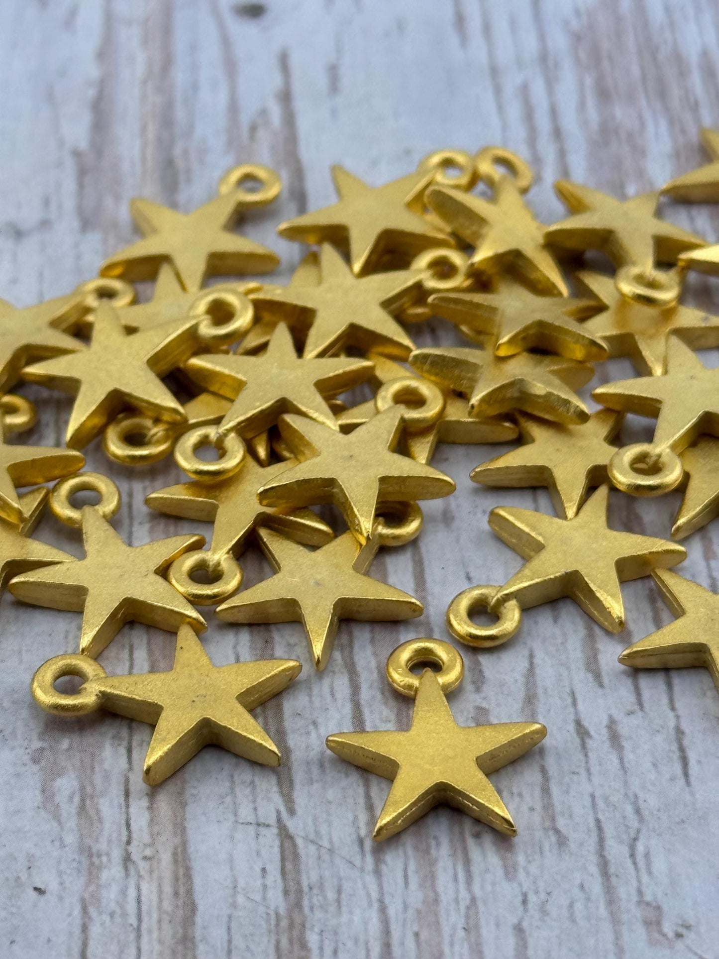 Small Star Charm, Satin 18k Gold Plated - ST670