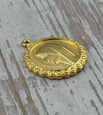 Médaille Vierge Marie Notre-Dame de Lourdes, Plaqué Or 18 carats Satiné - ST182