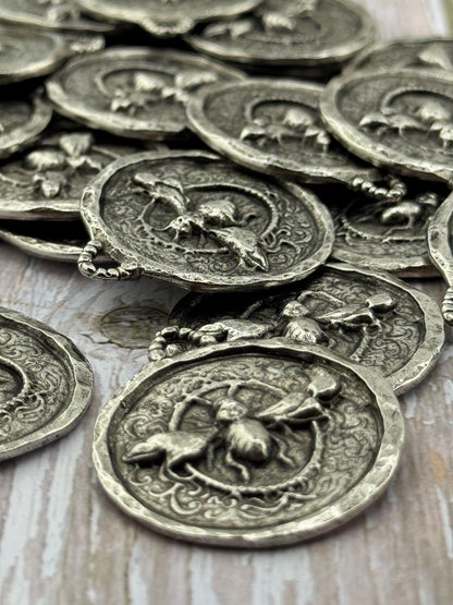 Pendentif Abeille Ronde, Étain vieilli - PT449