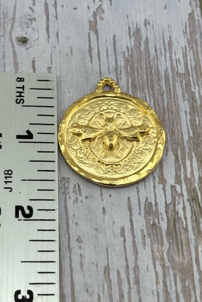 Round Hammered Bee Pendant, Satin 18k Gold Plated - ST269