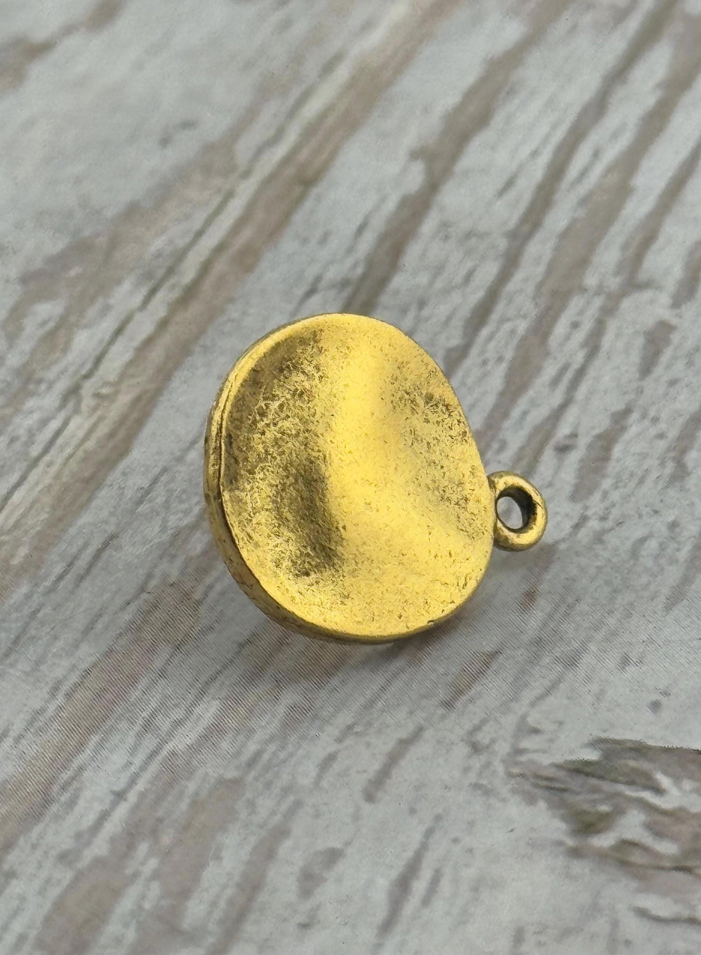 Boucles d'oreilles médaillon rond ondulé (Lot de 2), plaqué or 18 carats vieilli - AG168