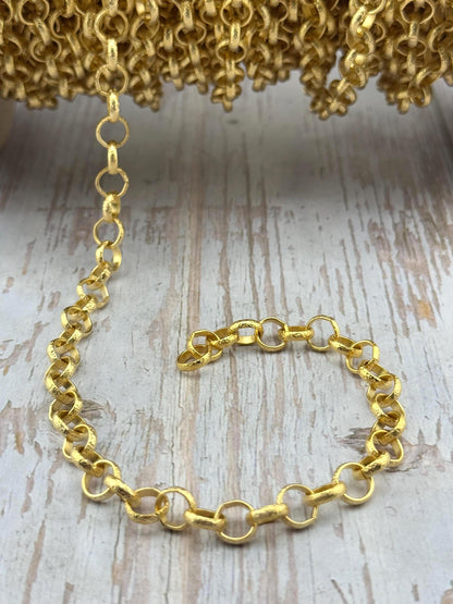 Chaîne Rolo ronde martelée, plaquée or 18 carats satiné - S067-CH