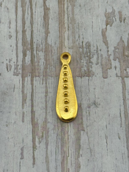Pendentif goutte pointillé, plaqué or 18 carats satiné - ST308