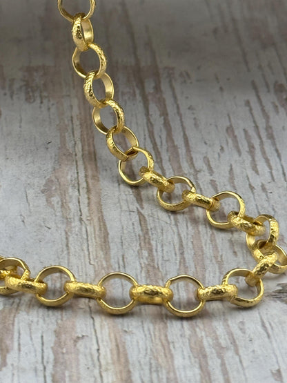 Chaîne Rolo ronde martelée, plaquée or 18 carats satiné - S067-CH