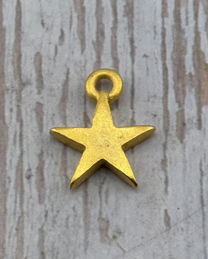 Small Star Charm, Satin 18k Gold Plated - ST670