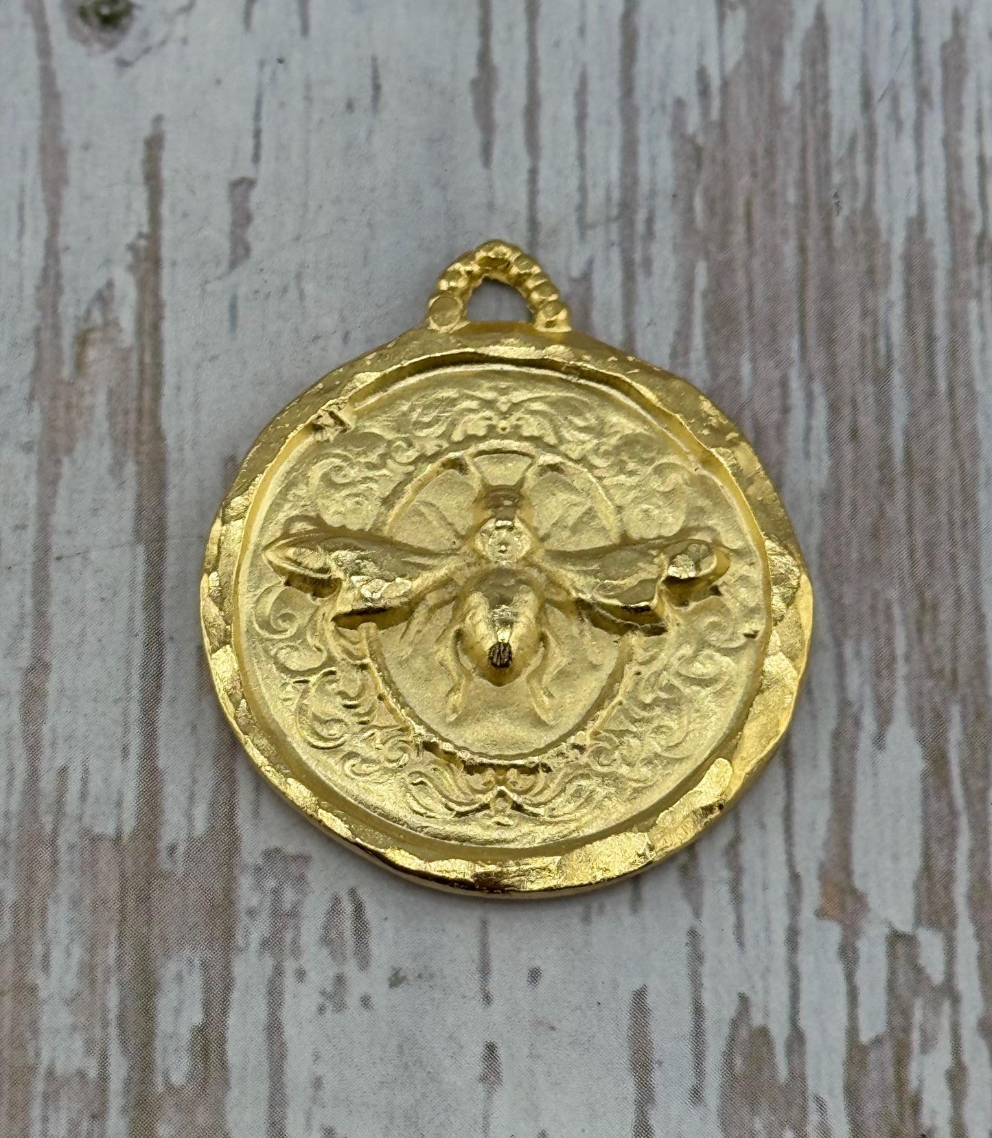 Round Hammered Bee Pendant, Satin 18k Gold Plated - ST269