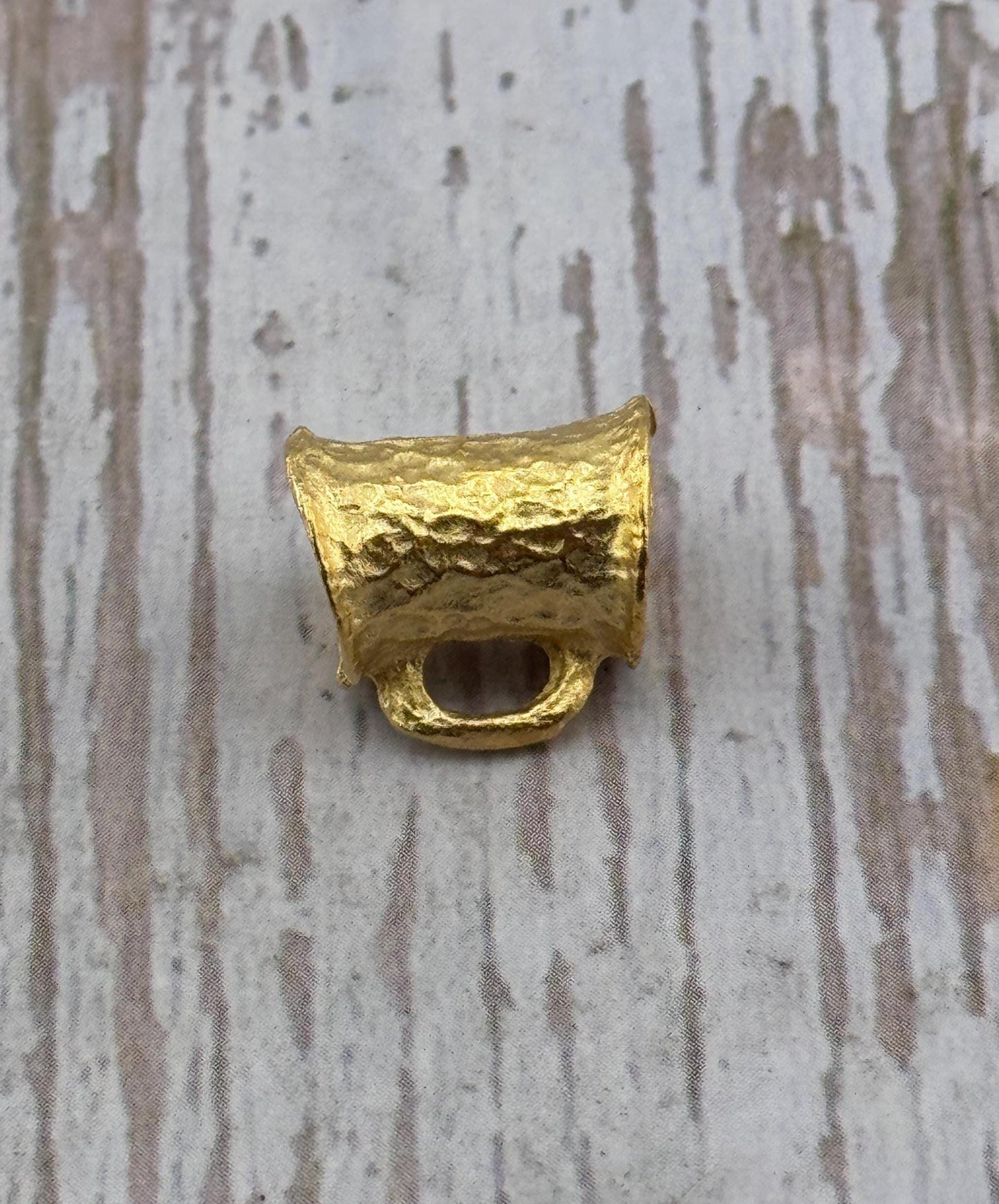 Bélière tube martelé, plaqué or 18 carats satiné - ST330