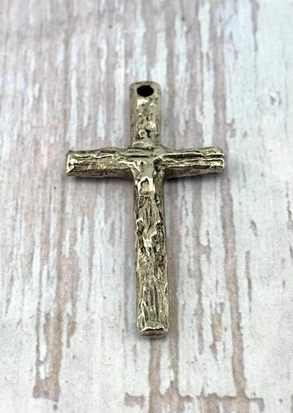 Grand pendentif croix rustique, étain vieilli - PT474