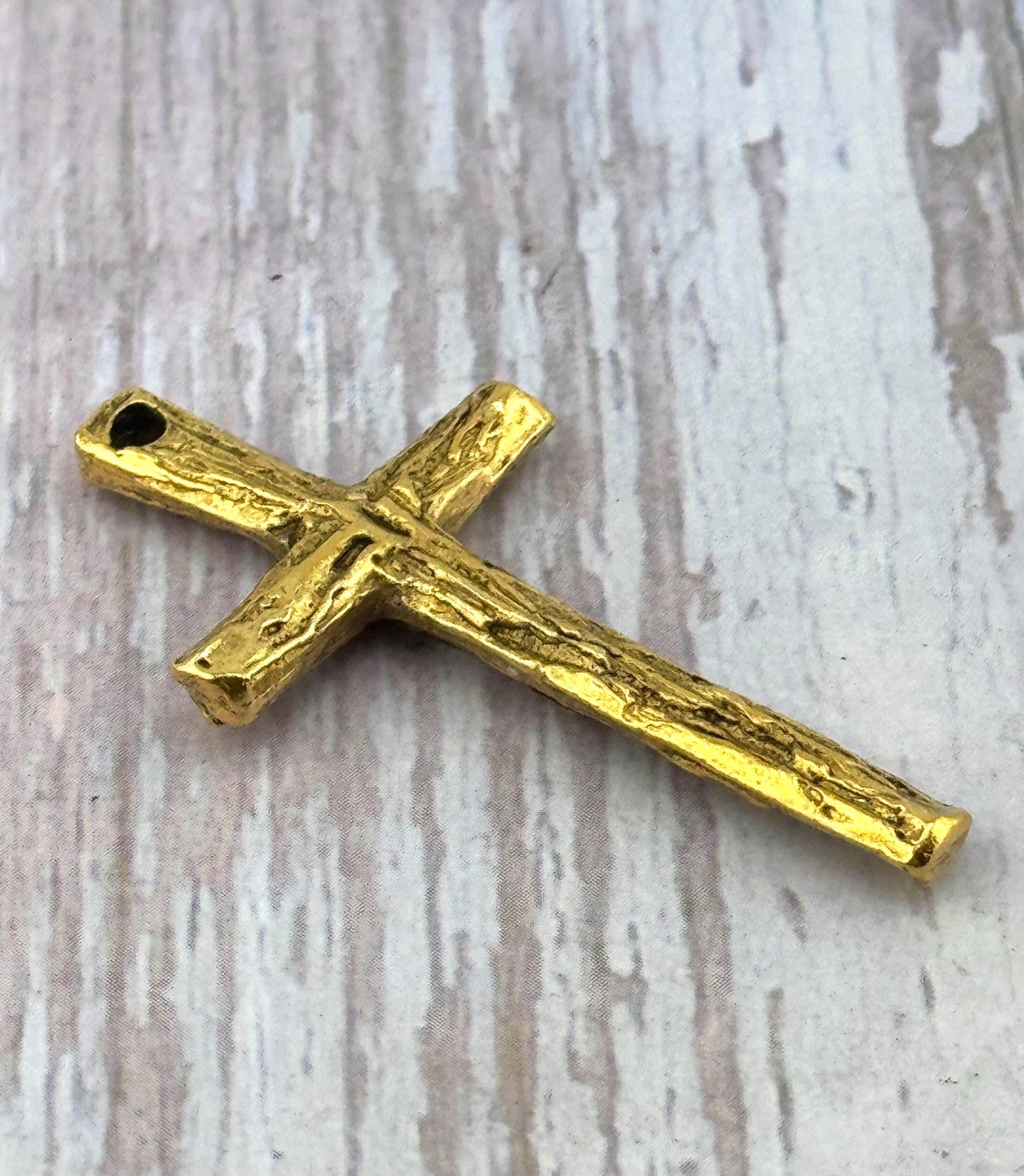 Grand pendentif croix rustique, plaqué or 18 carats vieilli - AG114