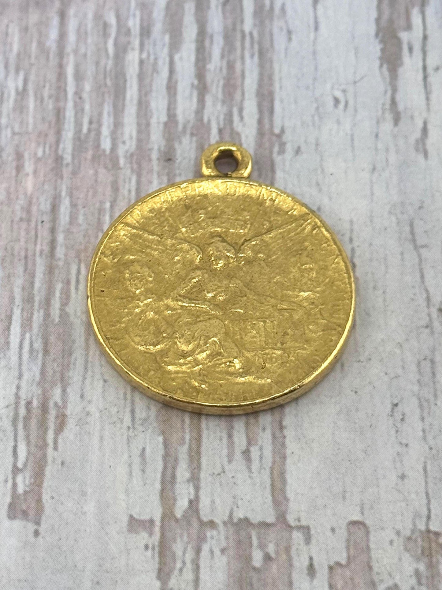 Colgante de Moneda Réplica de Ángel y Águila, Chapado en Oro de 18k Envejecido - AG180