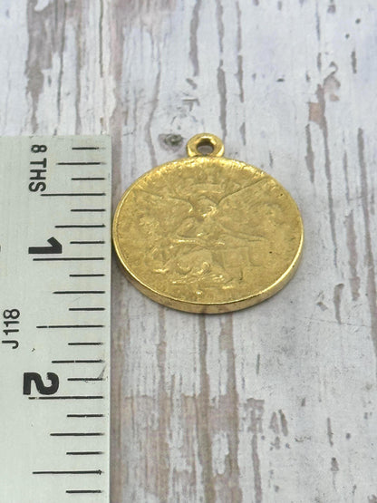 Colgante de Moneda Réplica de Ángel y Águila, Chapado en Oro de 18k Envejecido - AG180