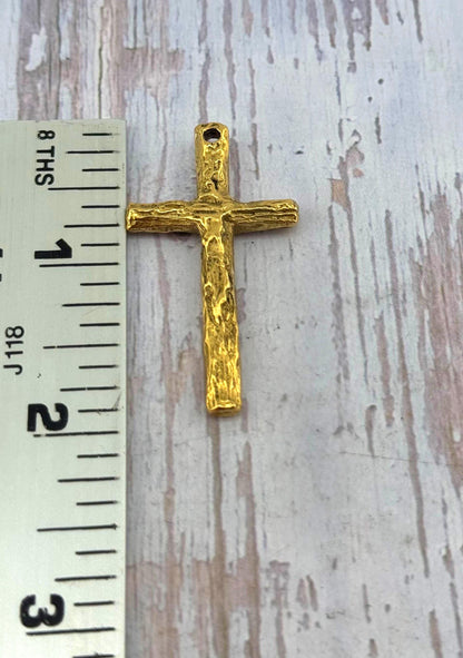 Grand pendentif croix rustique, plaqué or 18 carats vieilli - AG114