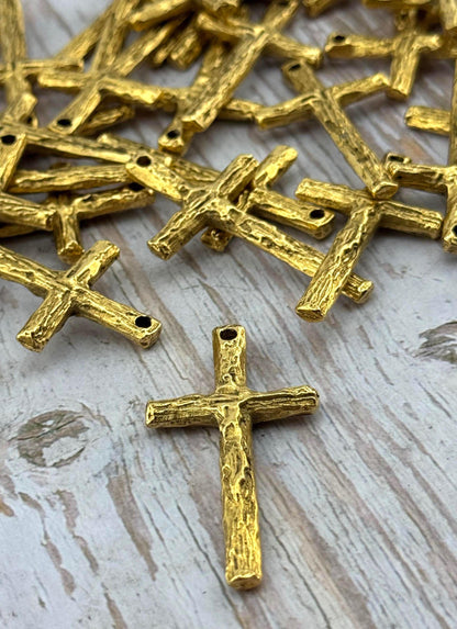 Grand pendentif croix rustique, plaqué or 18 carats vieilli - AG114