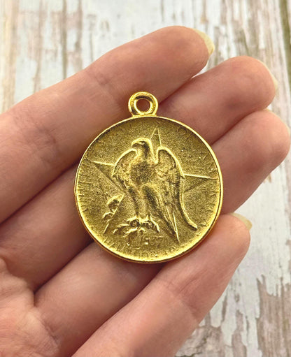 Colgante réplica de moneda de ángel y águila, chapado en oro de 18k satinado - ST360