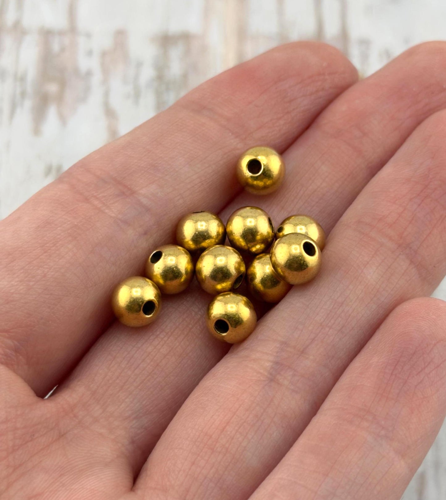Perles rondes en métal de 6 mm (paquet de 10), plaquées or 18 carats antique - AG550