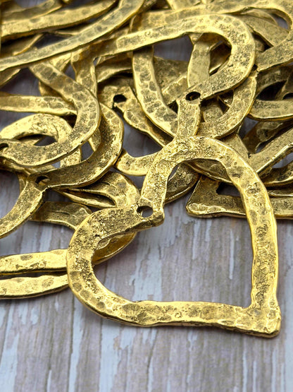 Pendentif Cœur Ouvert Martelé, Plaqué Or 18 Carats Vieilli - AG050