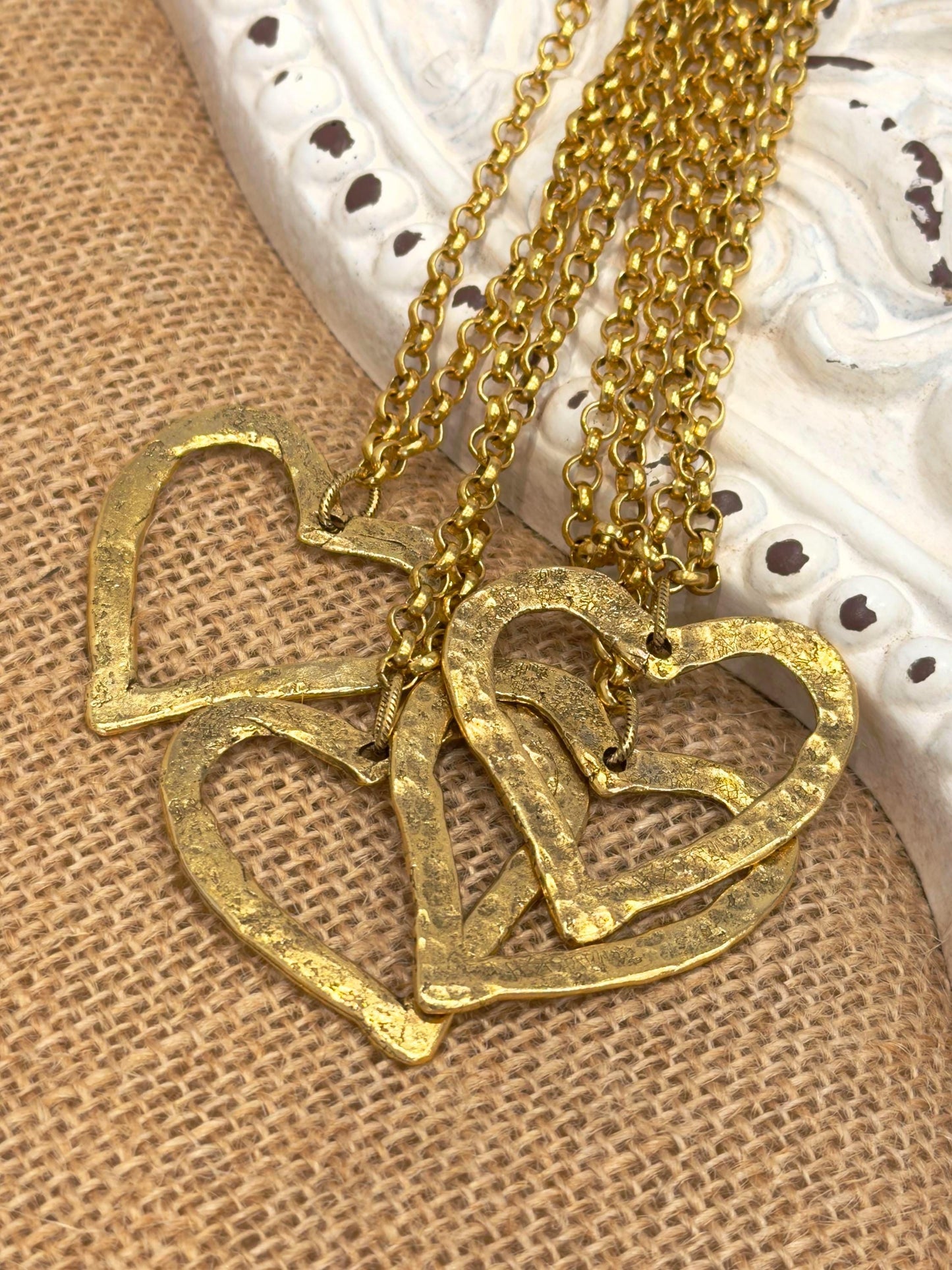 Pendentif Cœur Ouvert Martelé, Plaqué Or 18 Carats Vieilli - AG050