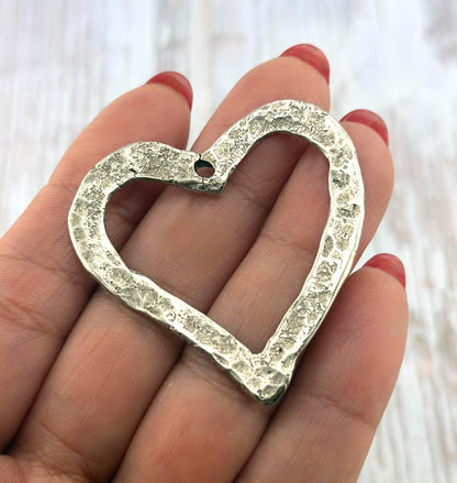 Pendentif Cœur Ouvert Martelé, Étain Vieilli - PT410