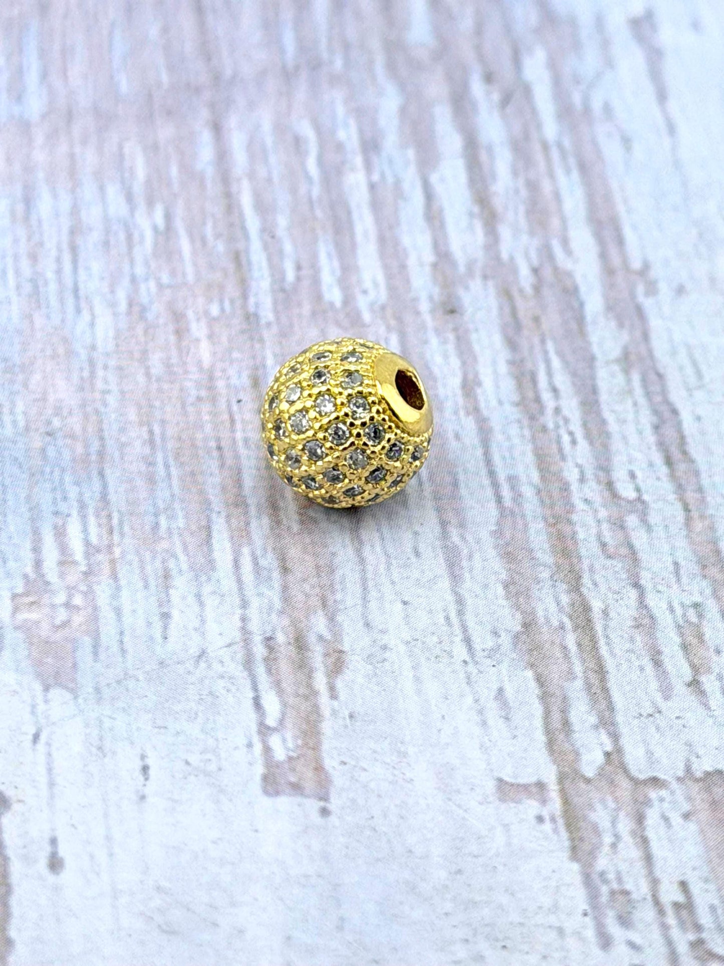 Perle micro-pavé 10mm en oxyde de zirconium, plaqué or 18k satiné - ST545